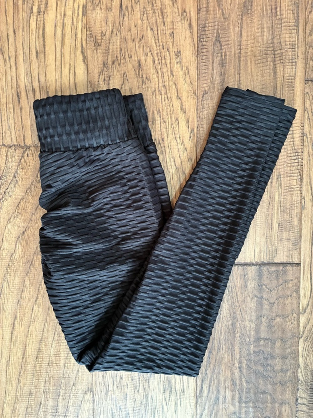 Textured "scrunch butt" workout High-Waist Black Leggings - Brand Unknown